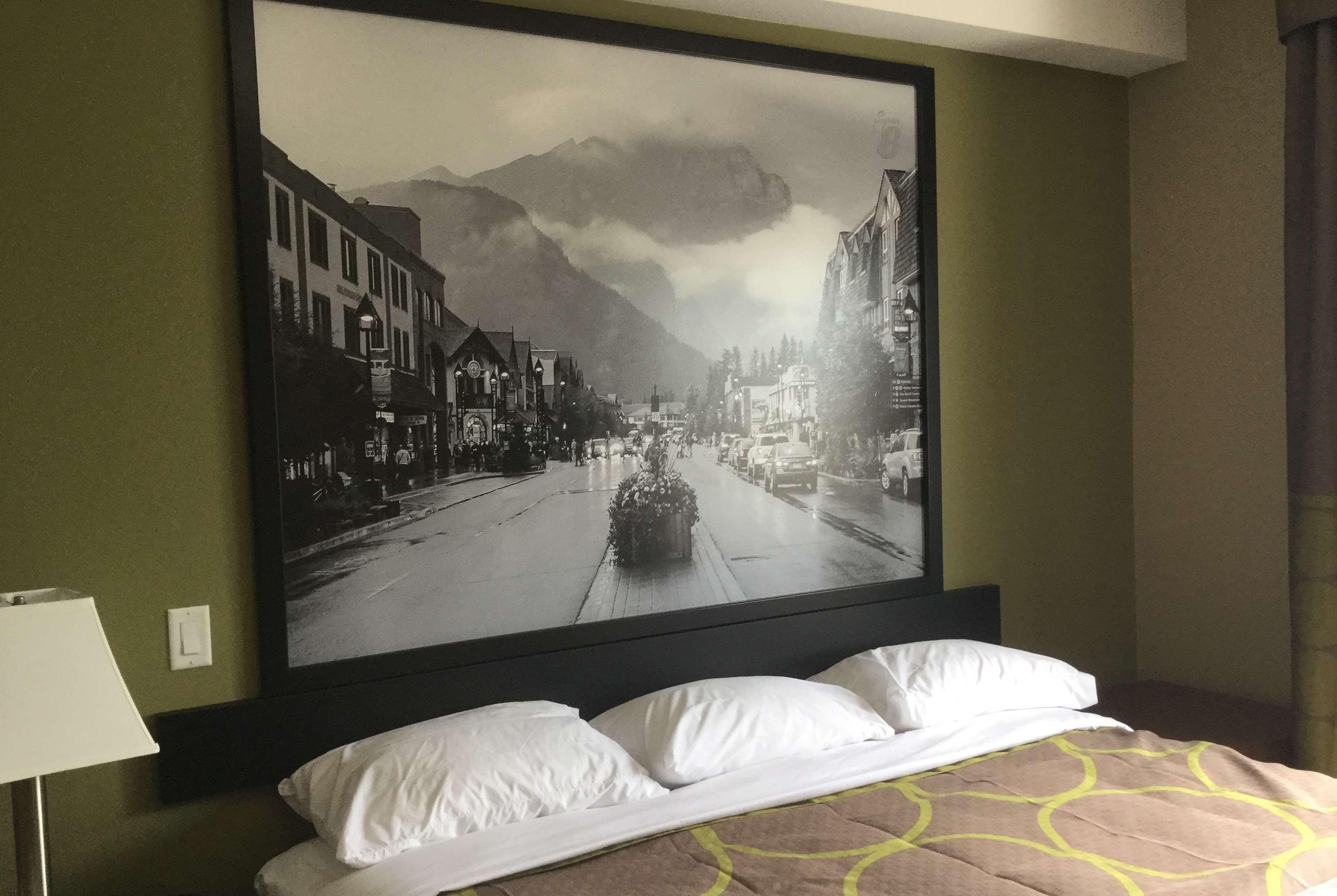 Super 8 By Wyndham Hardisty Hotel Exterior photo